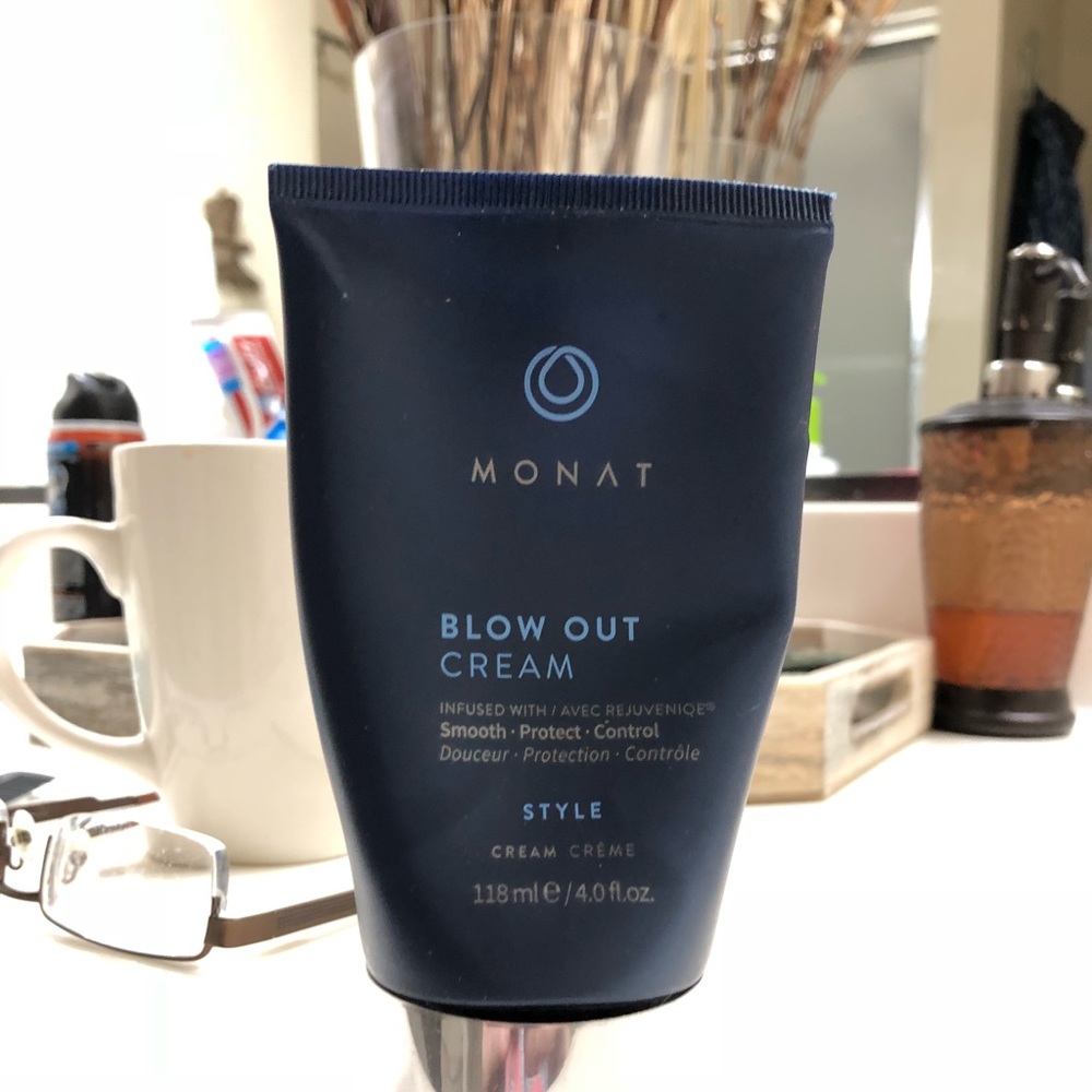 Monat Blowout Cream